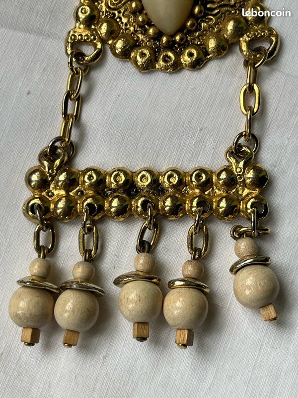 Collier Vintage Années 80 – Le Bijou Fantaisie Rétro Unique !