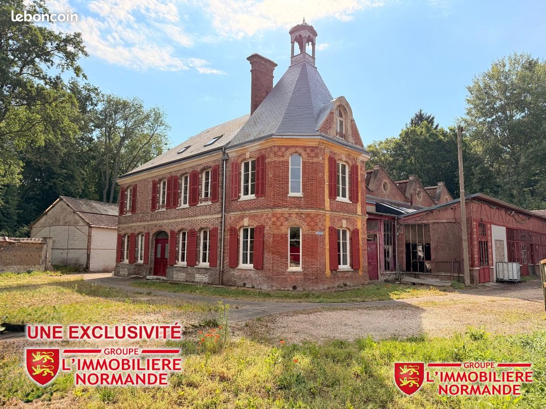 Maison 8 pièces 245 m² · à Amfreville-sur-Iton · 245 m² · 316 000 €