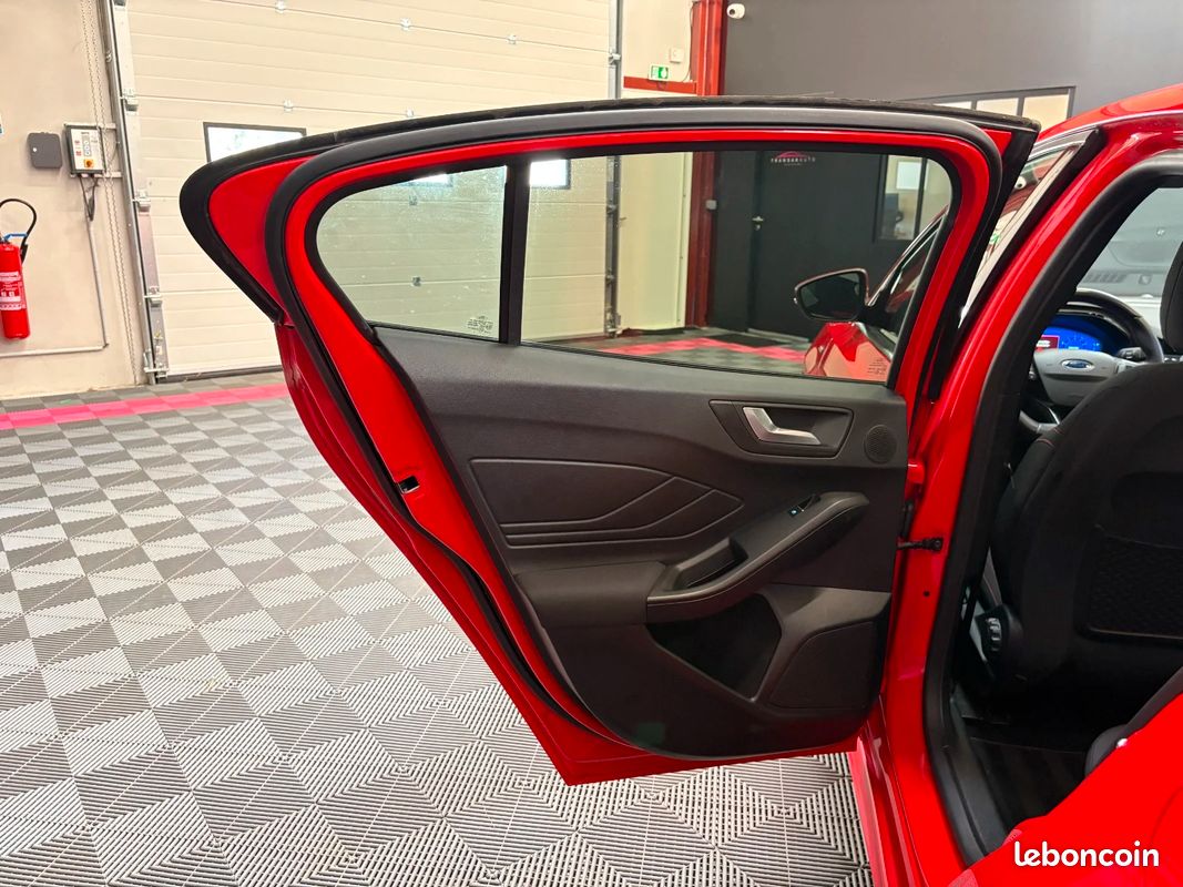 FORD FOCUS ST LINE X EcoBoost 155 ch MHEV - 1ERE MAIN - PARFAIT ÉTAT - VIRTUAL COCKPIT - CARPLAY - ATTELAGE AMOVIBLE (image 39)