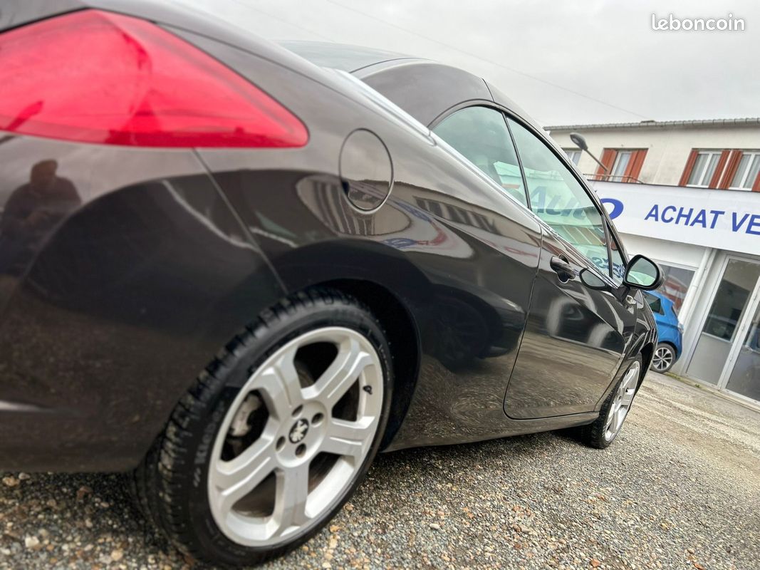 Peugeot 308 CC 2.0 HDI 163 Féline 308 CC 2.0 HDI 163 Féline (image 8)
