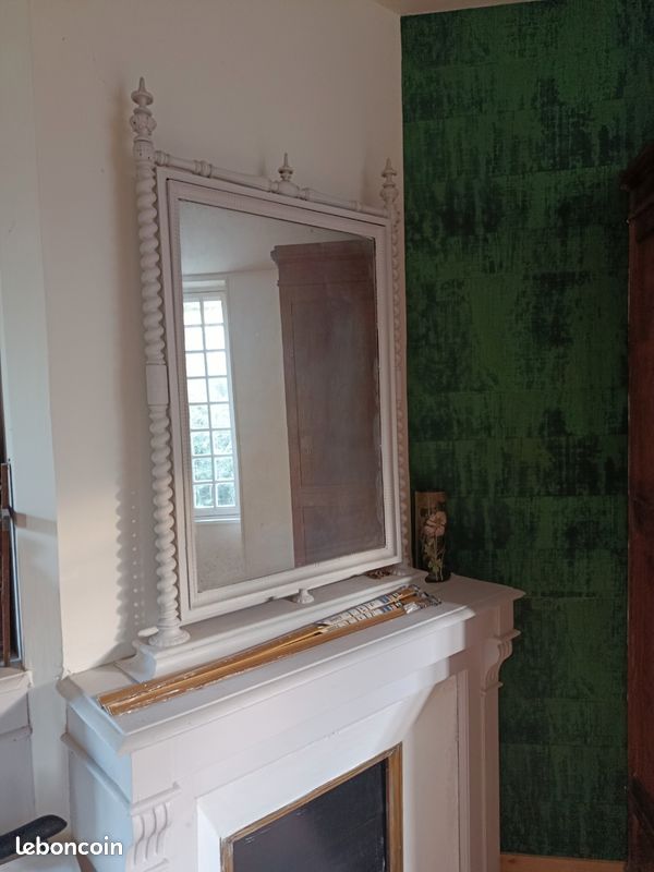 Miroir avec volutes (image 1)