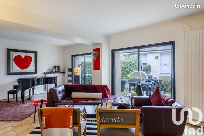 Maison 8 pièces 204 m²
