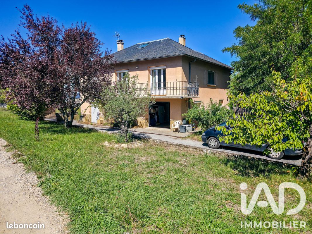 Maison 6 pièces 164 m² · à Agen-d'Aveyron · 164 m² · 285 000 €