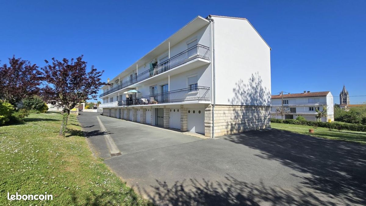Appartement 4 pièces 74 m² · à Saintes · 74 m² · 129 000 €