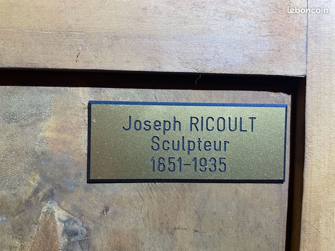 Beau meuble d'appui petit buffet très richement et finement sculpté signé et estampillé (image 11)