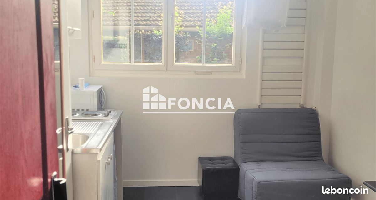 Appartement 1 pièce 10 m² · à Melun · 10 m² · 384 €