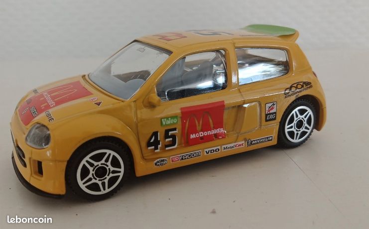 BBURAGO BURAGO 1/32 Renault Clio sport Street Tuners Avec Vitrine En