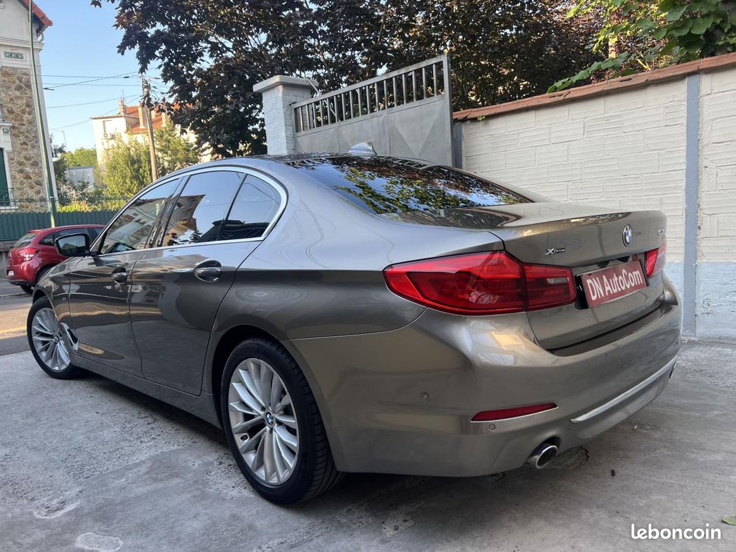 BMW SERIE 5 530d xDrive - BVA Sport Steptronic BERLINE G30 F90 Luxury PHASE 1 (image 3)