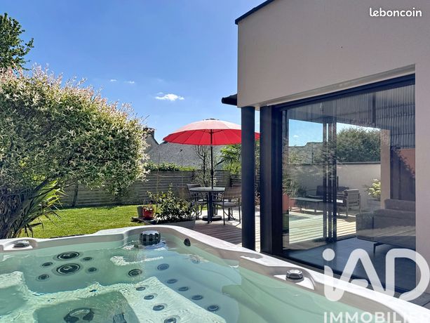 Maison 8 pièces 254 m²