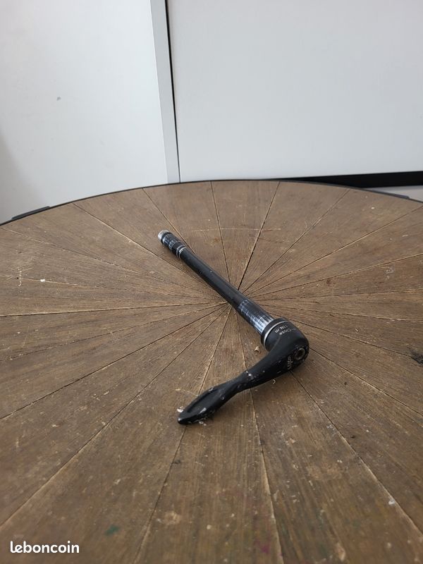 Axe traversante 12x142mm (image 1)