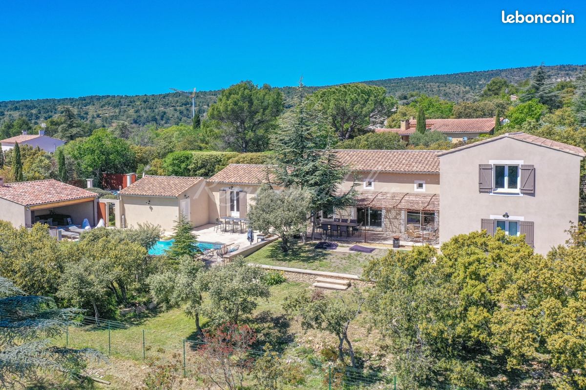 Maison 7 pièces 250 m² · à Cabrières-d'Avignon · 250 m² · 1 299 900 €