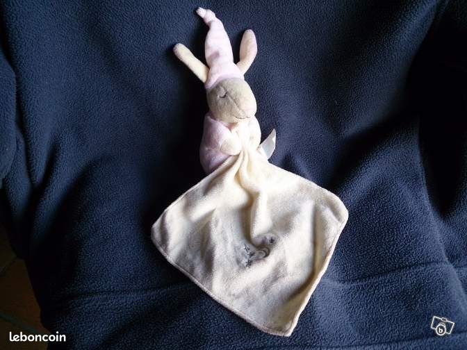 Kimbaloo doudou bebe lapin endormi avec mouchoir (image 1)