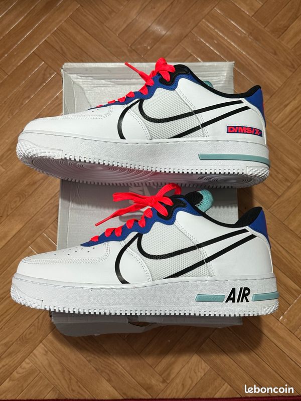 Paire de baskets Nike Air Force react blanc noir, taille 43