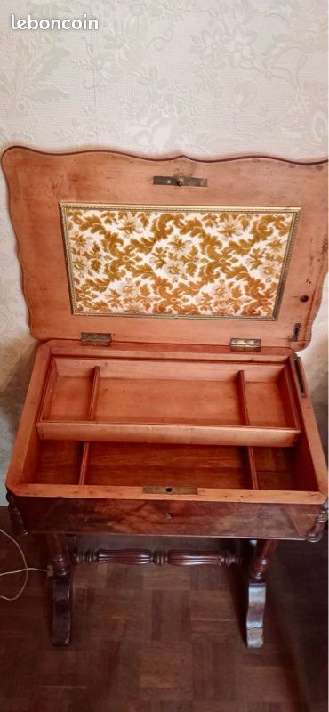 Table « travailleuse » (image 2)