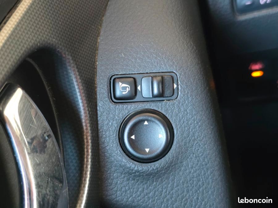 Nissan Qashqai 1.5 DCi 110 BVM6 N CONNECTA 360° TOIT Pano JA18 (image 26)