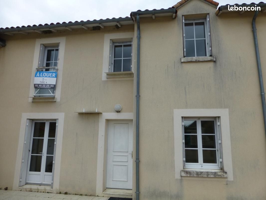 Maison 1 pièce 82 m² · à Bournand · 82 m² · 552 €/mois