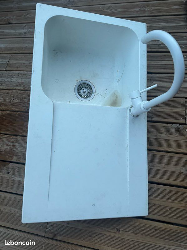 Evier en resine blanc avec mitigeur (image 1)