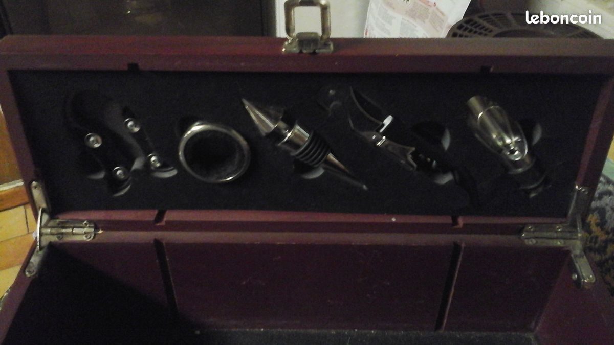 Boîte a vin, et tire bouchon en bois (image 2)