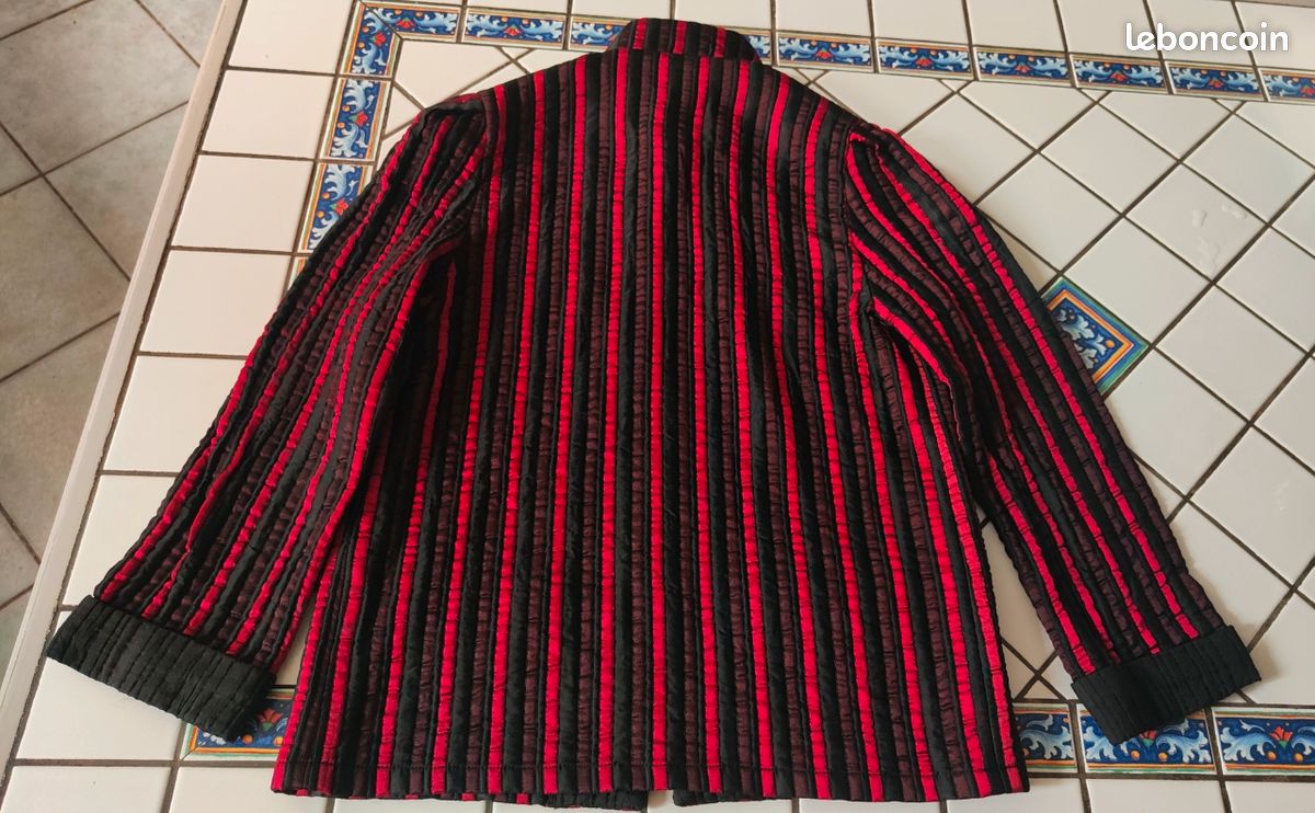 Veste Damassée Fuchsia Et Noire Taille 44/46 – Très Bon état Femme