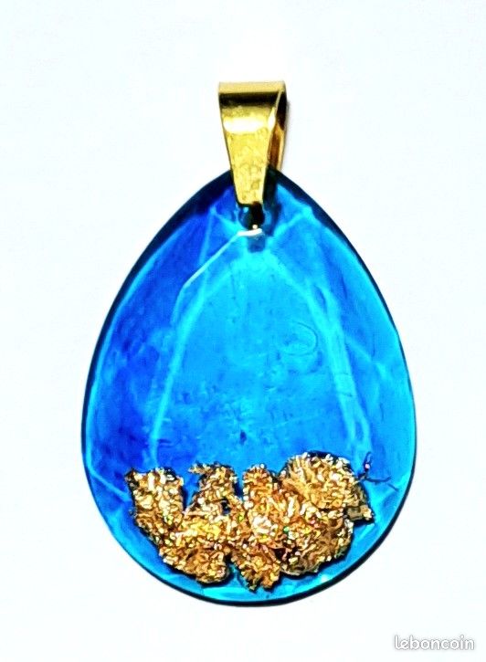 Pendentif bijoux en résine fait main (image 1)