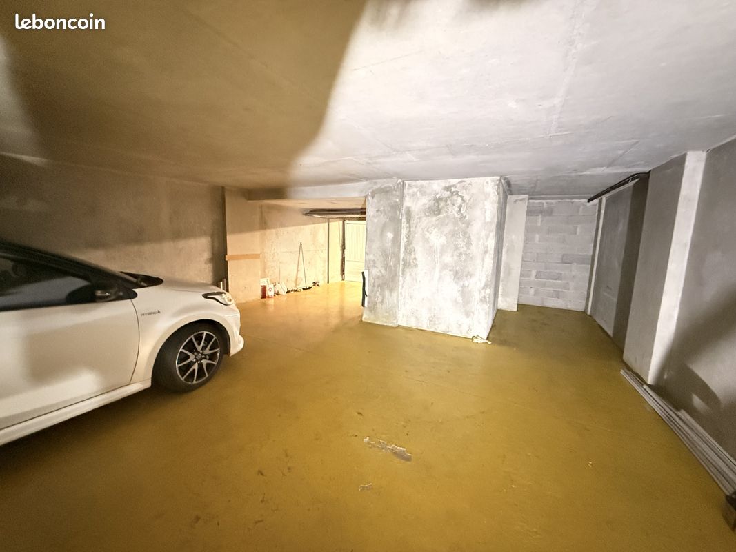 Parking 40 m² · à Marseille · 40 m² · 74 000 €