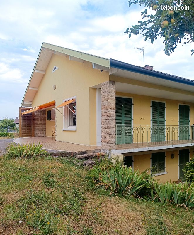 Maison 6 pièces 150 m² · à Saint-Amour · 150 m² · 240 000 €