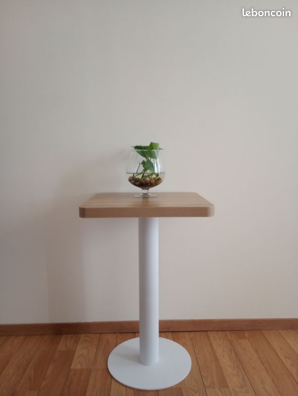 Table L50xP50xH76 très bon état (quasi neuf) (image 2)
