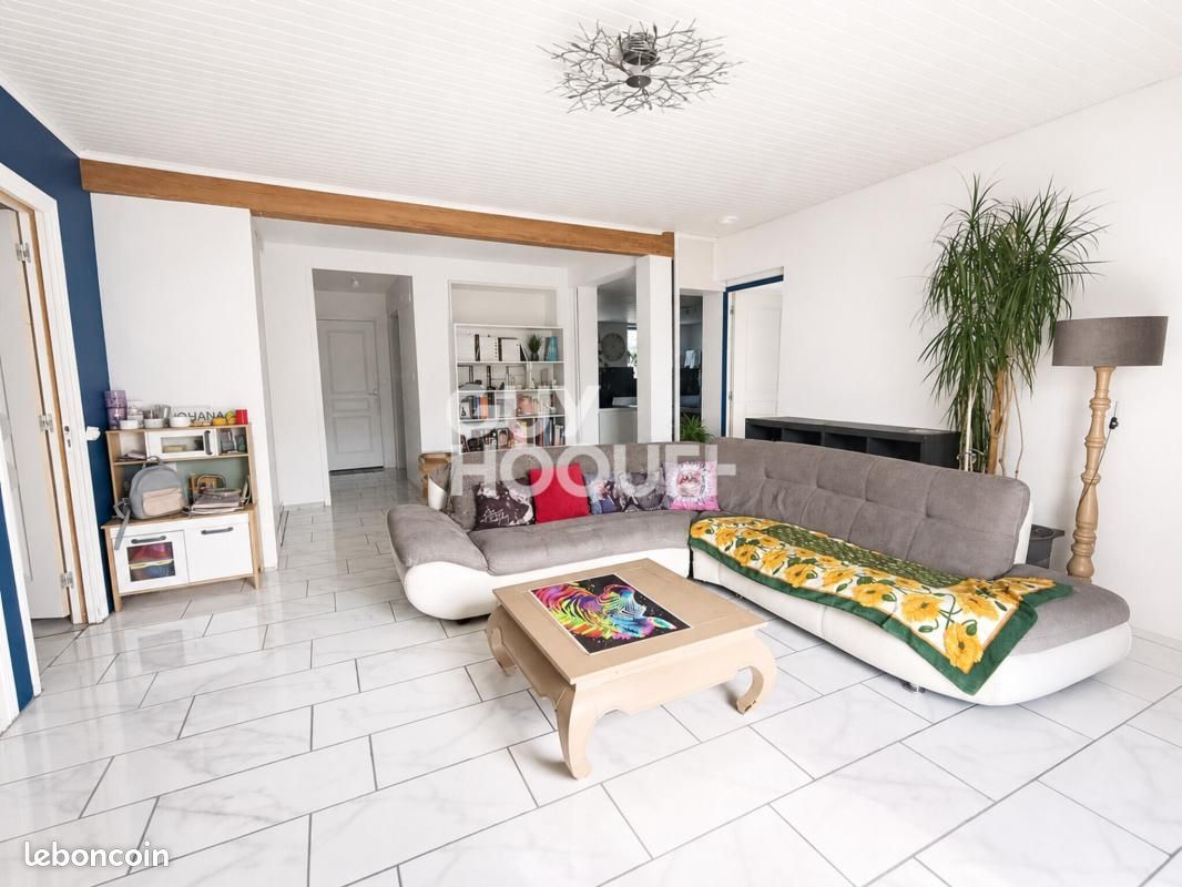 Maison 5 pièces 119 m² · à Lamothe-Landerron · 119 m² · 239 000 €
