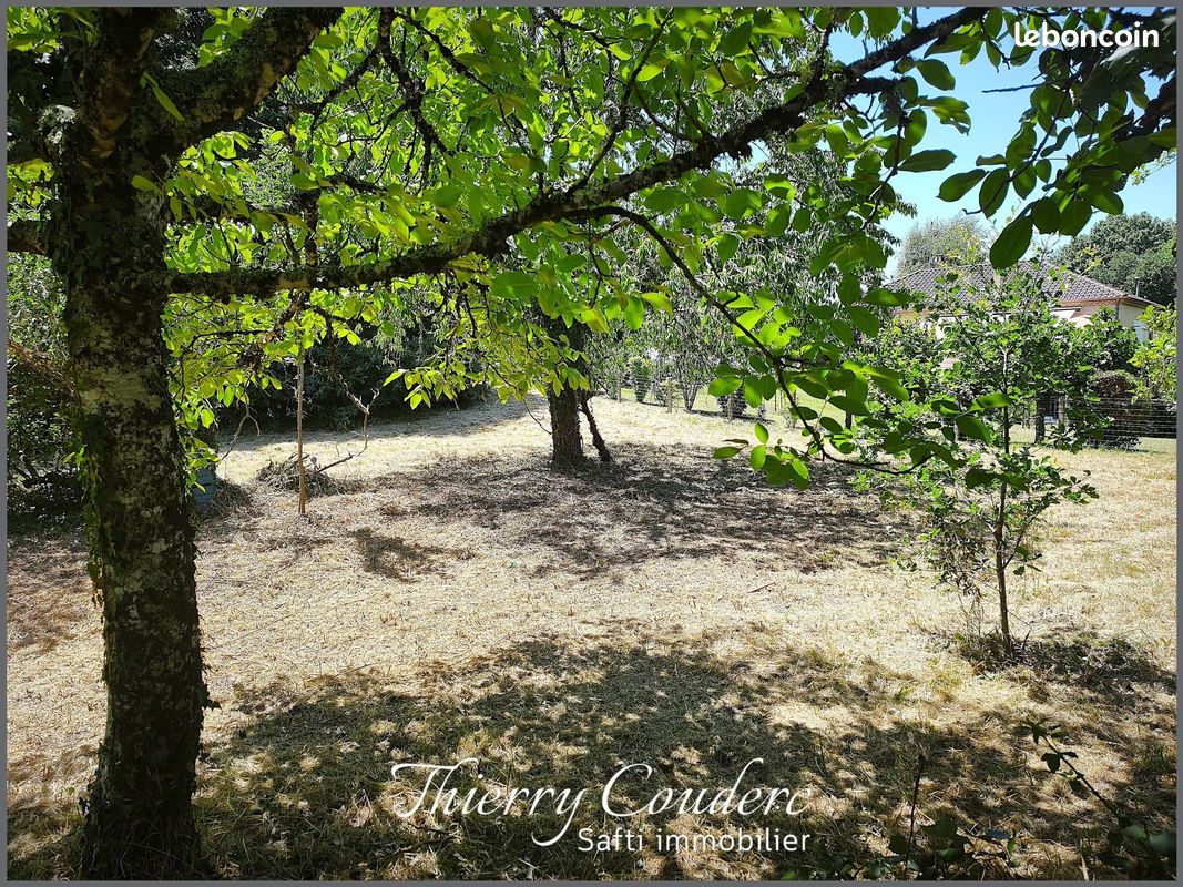 Terrain 2320 m² · à Sarlat-la-Canéda · 2 320 m² · 36 000 €