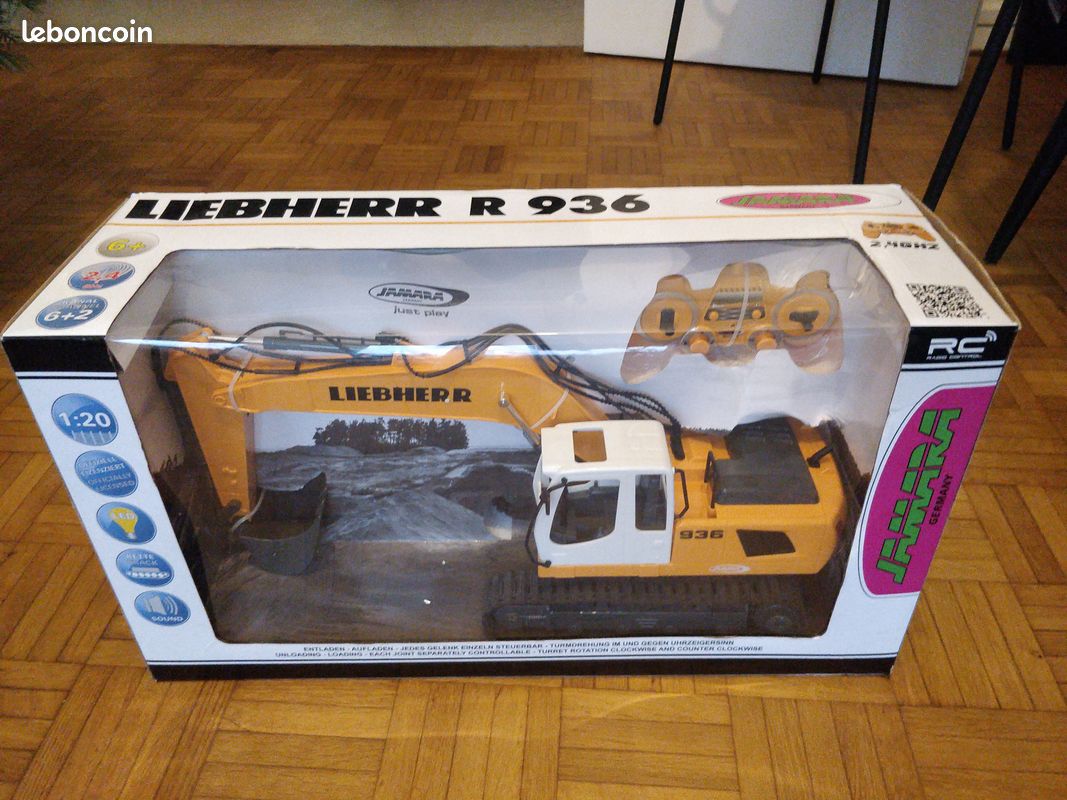 Pelleteuse Liebherr R936 1:20 2,4GHz (image 1)