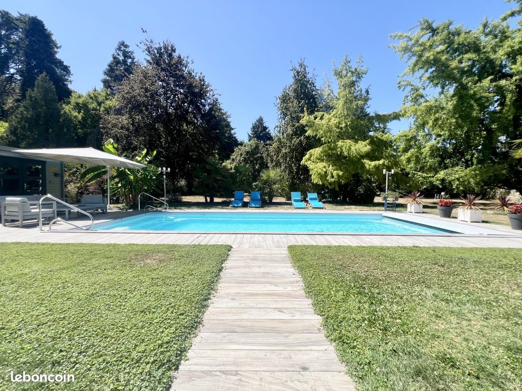 Maison 6 pièces 196 m² · à Lumigny-Nesles-Ormeaux · 196 m² · 570 000 €