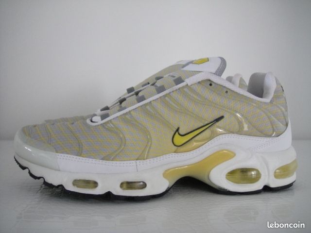 Recherche anciennes paires air max plus nike tn de 1999/ 2000