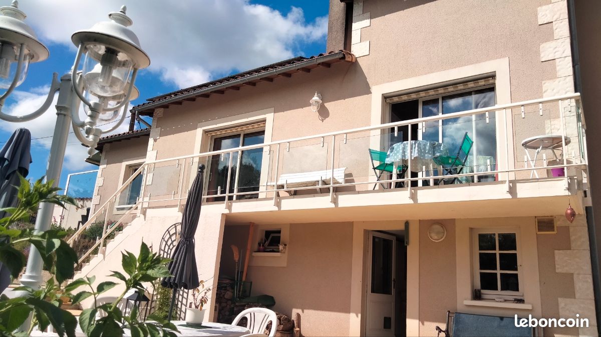 Maison 7 pièces 200 m² · à Valence-en-Poitou · 200 m² · 350 000 €