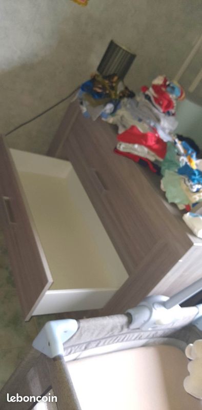 A vendre commode à langer et table basse (image 2)