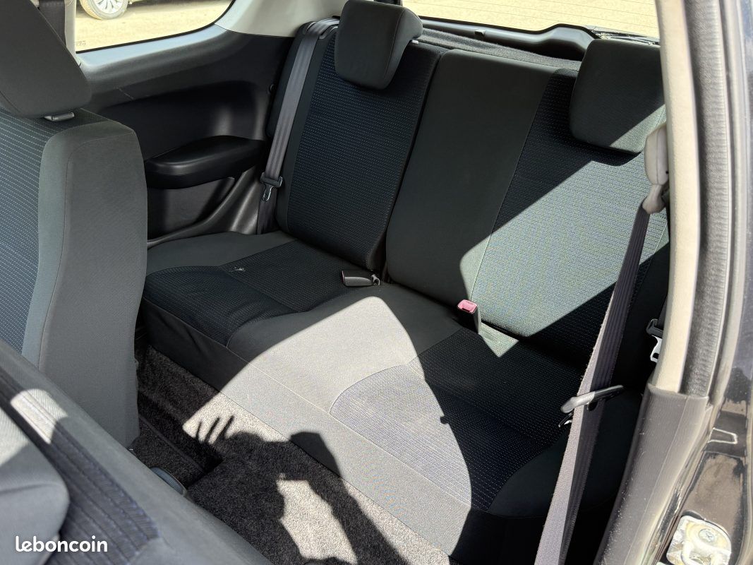 Suzuki Swift 1.3 DDiS 75 GL - Clim - 1ère main - Révisée & Garantie 6 mois (image 17)