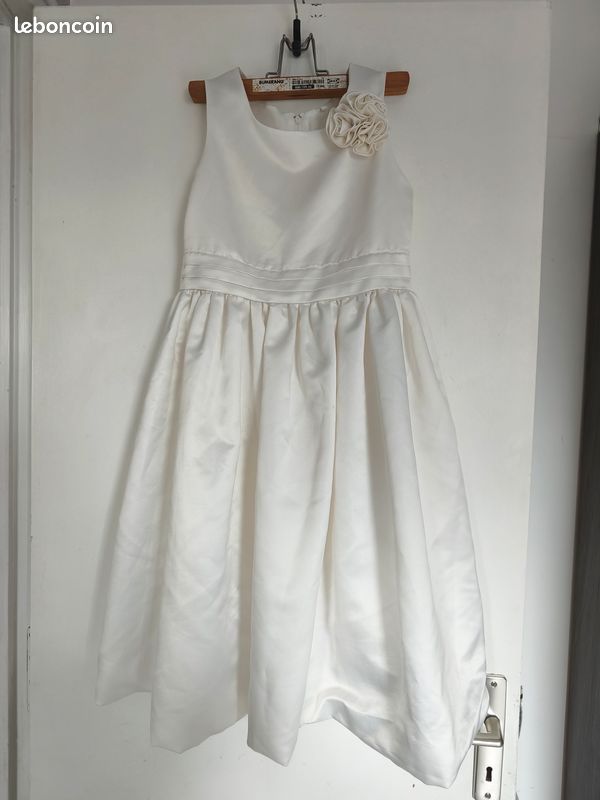 Robe (image 1)