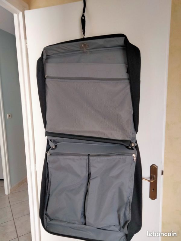 SAMSONITE Housse Ordinateur 15,6 - Noir - Sacoche, housse & sac à dos PC portable - Rue du Commerce SAMSONITE Housse Ordinateur 15,6 - Noir - Sacoche, housse & sac à dos PC portable - Rue du Commerce