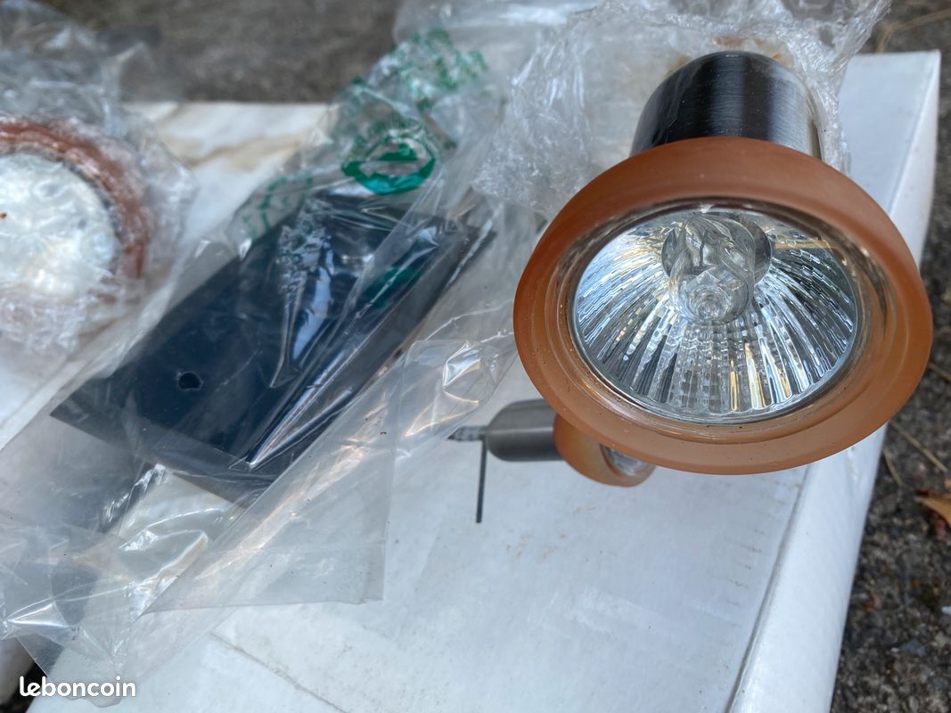 Lot 4 lampes/appliques orientables 50W GU10 (image 6)