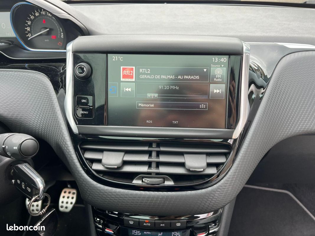 Peugeot 208 1.2 puretech 110ch feline 5cv 5p (image 16)