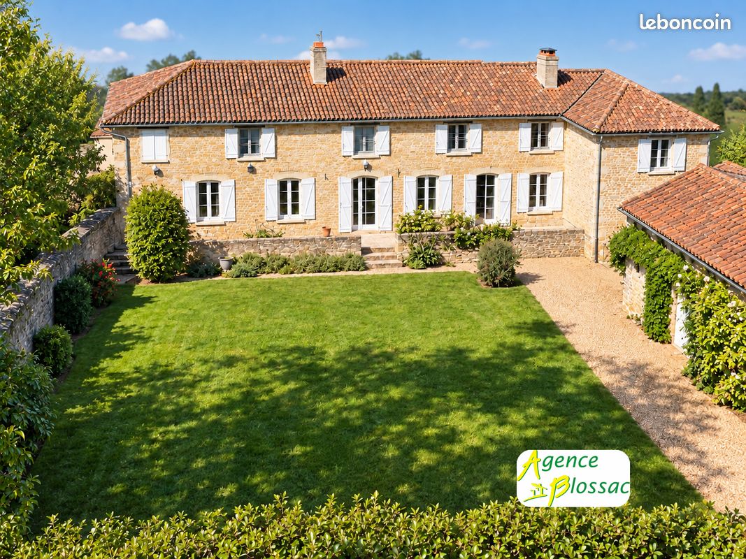 Maison 8 pièces 242 m² · à Massognes · 242 m² · 327 500 €