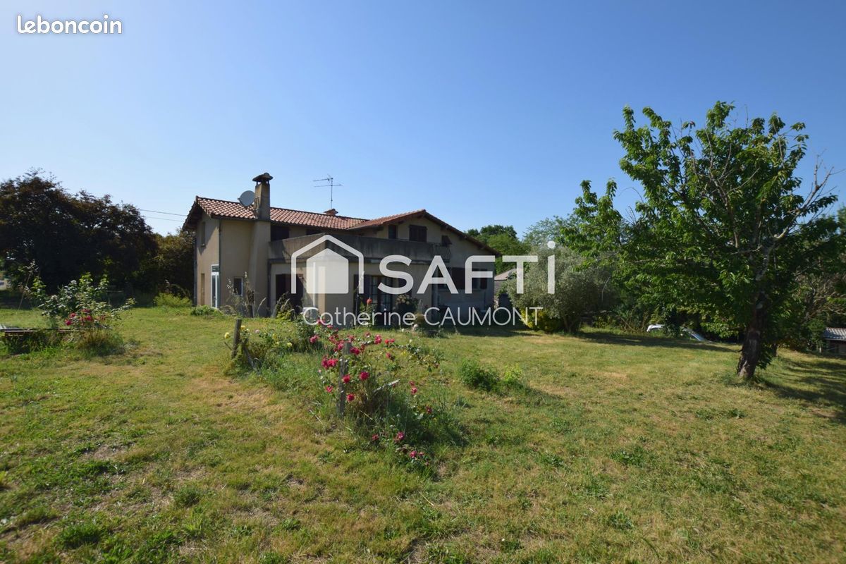 Maison 7 pièces 181 m² · à Castres · 181 m² · 150 000 €