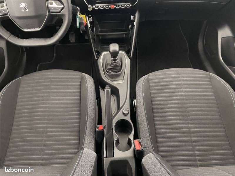 Peugeot 208 PureTech 100 S&S BVM6 Style (image 25)
