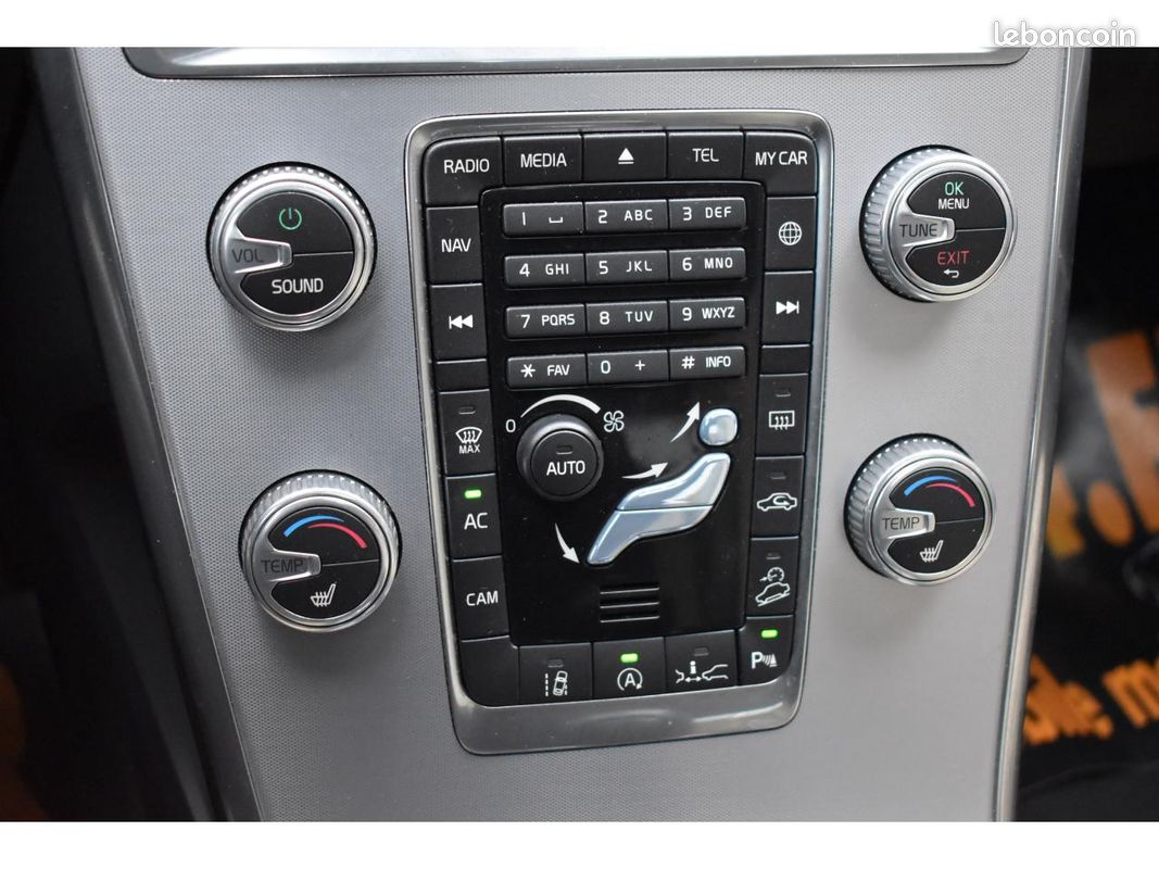 VOLVO XC60 T5 AWD 245 ch Xénium Geartronic A (image 13)