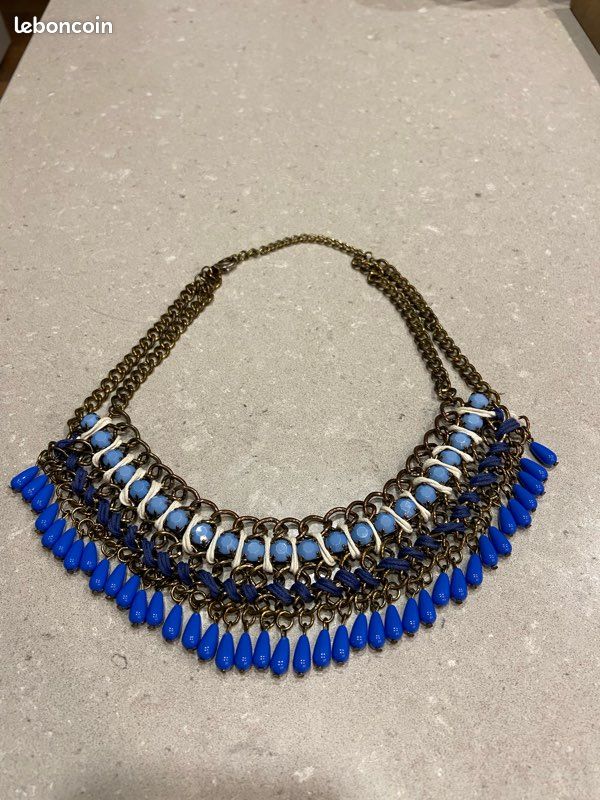 Collier fantaisie bleu (image 1)