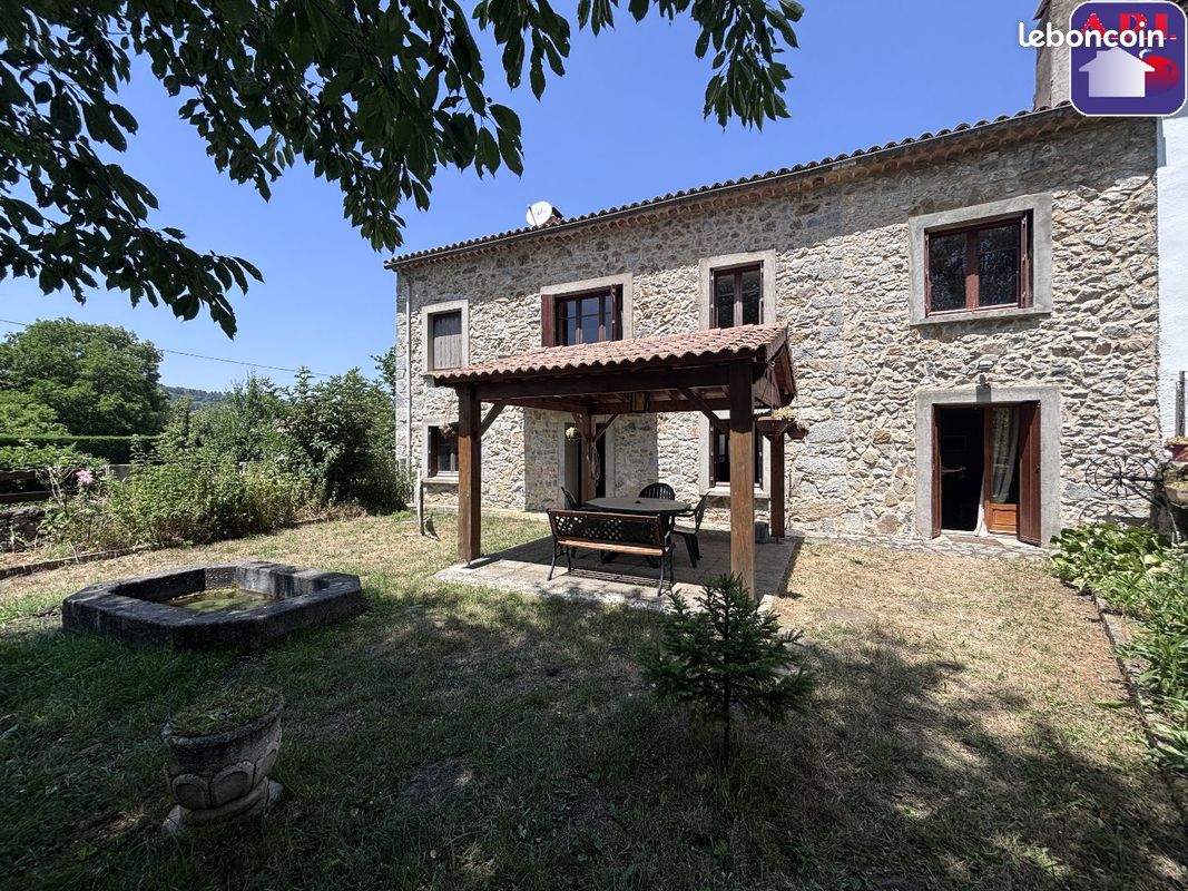 Maison 8 pièces 146 m² · à Rodome · 146 m² · 115 000 €