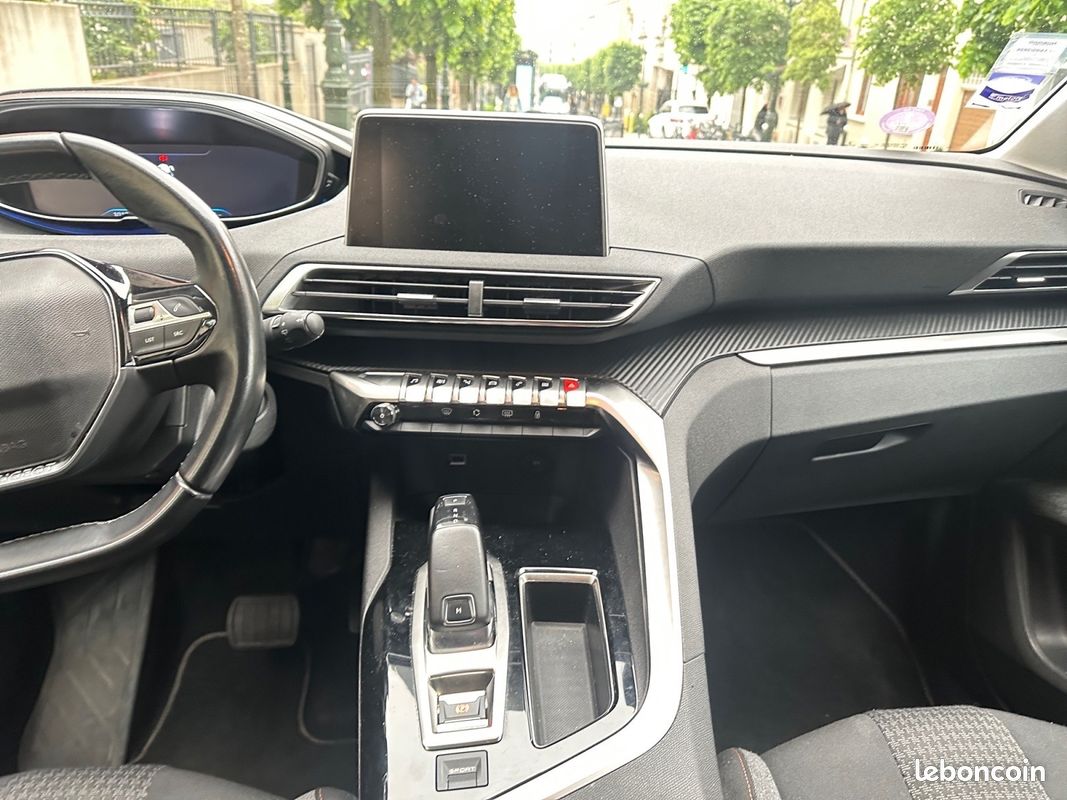 PEUGEOT 5008 PureTech 130ch SS EAT8 Active (image 15)