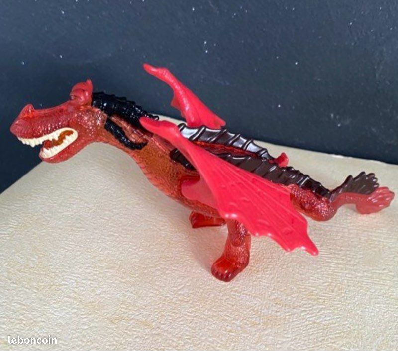 Jouet : dragon rouge avec ailes qui bougent (image 3)