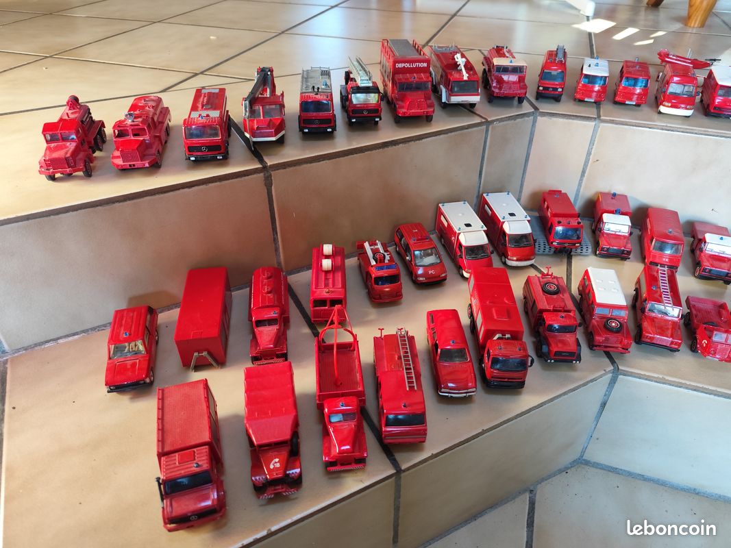 Lot De Véhicules De Pompiers Solido - Miniatures De Collection - Occasion