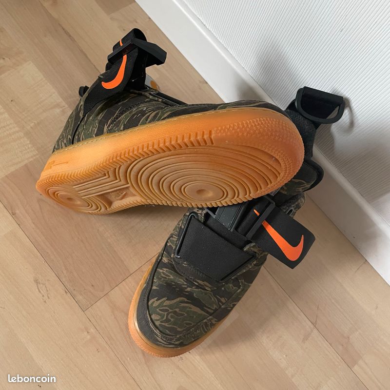 𝗨𝗥𝗚𝗘𝗡𝗧 Nike Air Force Camouflage Carhartt WIP Chaussures