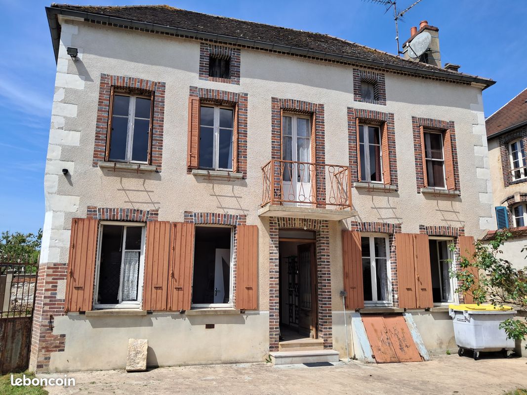 Maison 5 pièces 137 m² · à Bussy-en-Othe · 137 m² · 109 000 €